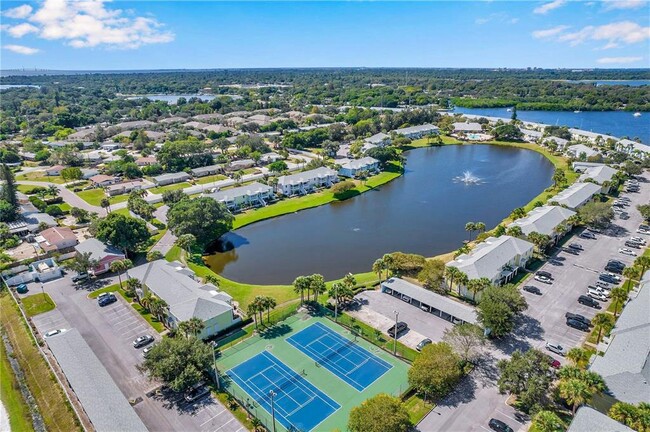 Building Photo - 3873 Pompano Dr SE