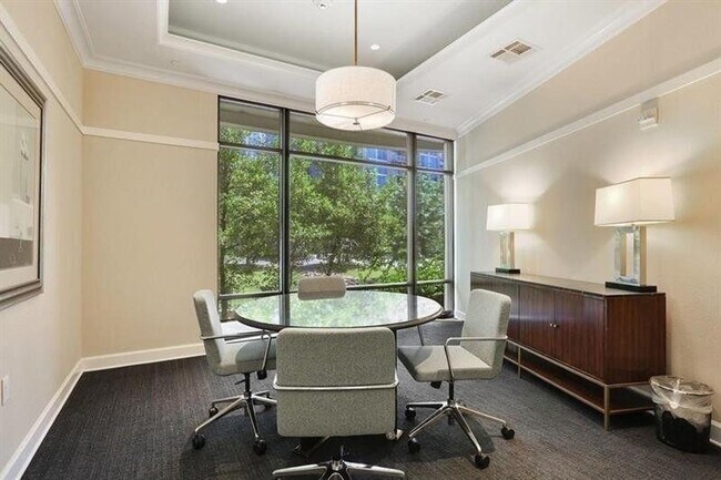 Building Photo - 2 Bedroom, 2 Bathroom Spacious Condo with Dining & Living Room within Heart of Buckhead