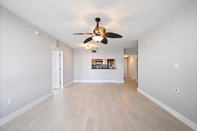Building Photo - 610 W Las Olas Blvd