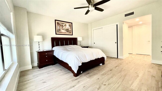 Building Photo - 3550 Galt Ocean Dr