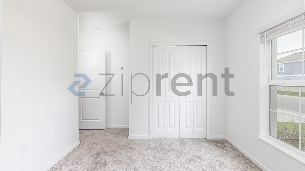 Building Photo - Unit