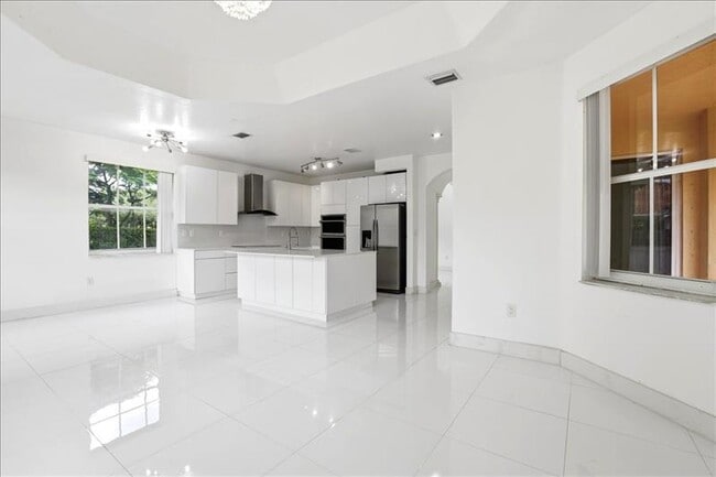 Building Photo - 3802 SW 165th Terrace
