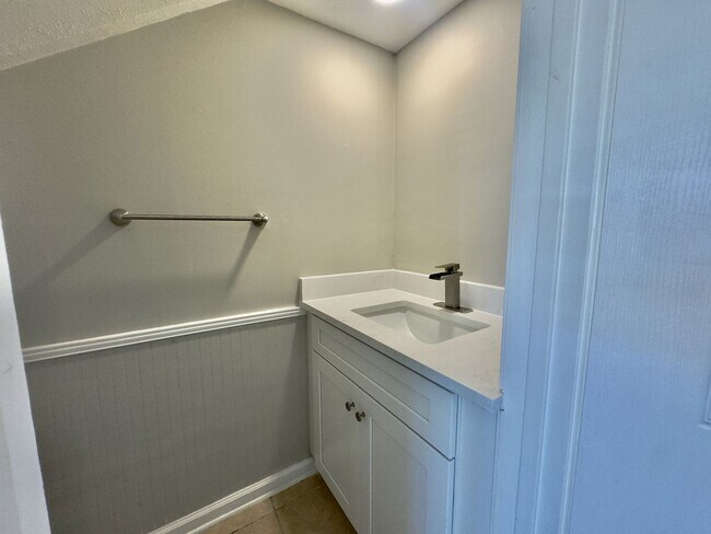 Building Photo - ! Beautiful 2BA/1.5BR Townhome in Gulf Highlands!