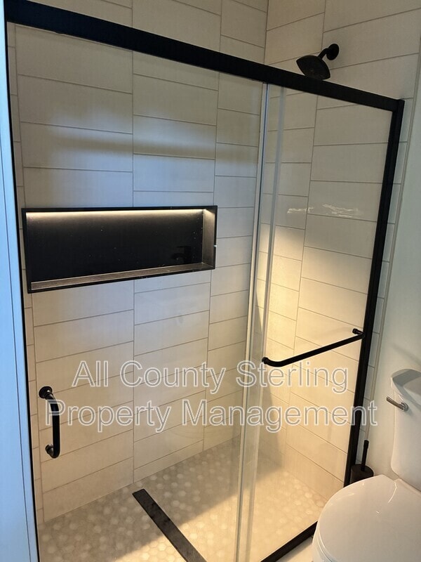 Building Photo - 10230 NE 72nd St