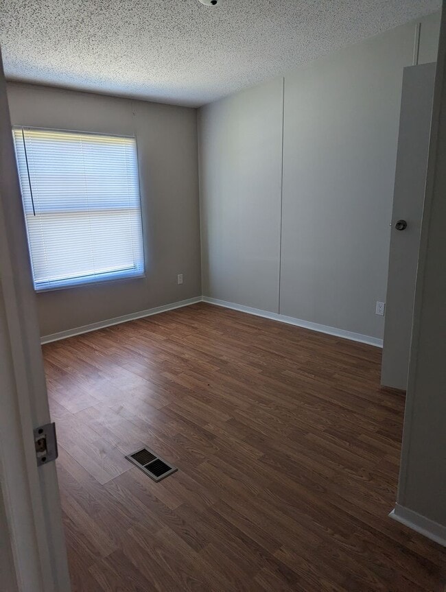 Building Photo - 4 BR, 2 BA 1,792 sq ft doublewide Trailer ...