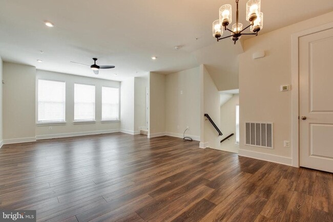 Building Photo - 2546 Buckthorn Dr