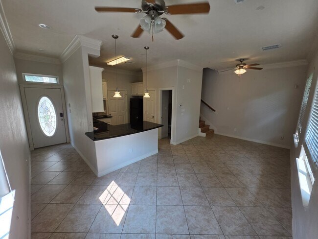 Building Photo - 16020 Fountainview Dr