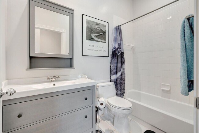 Building Photo - 150 Lost Bridge Dr