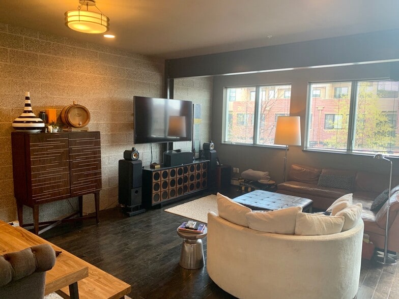 Main Floor Living Area - 11853 Bradburn Blvd