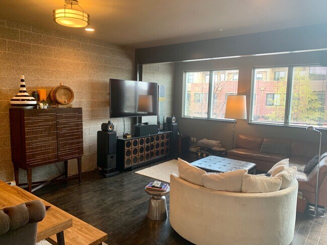 Main Floor Living Area - 11853 Bradburn Blvd