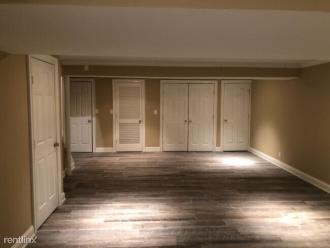 Building Photo - 5 Meadow Ln