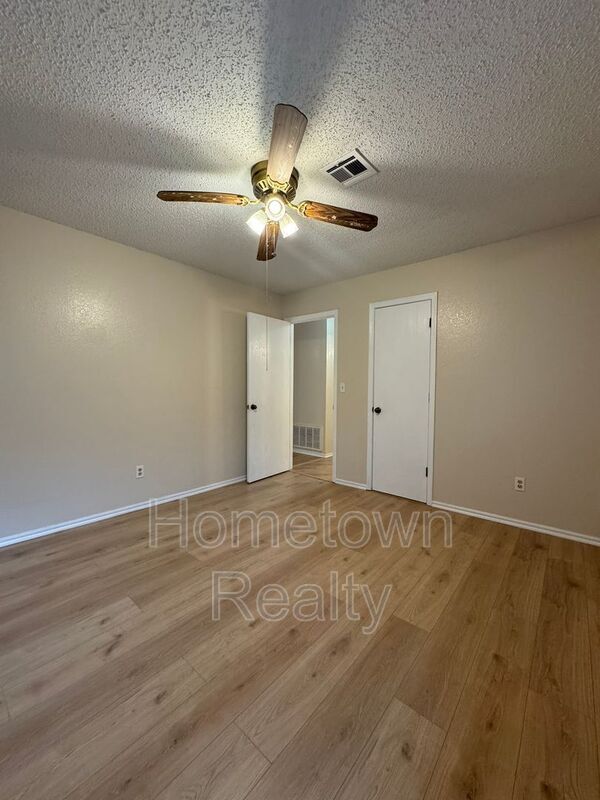 Building Photo - 922 NW 116th Court