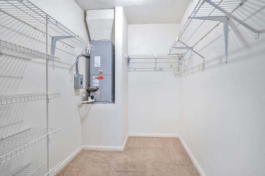 Building Photo - 203 SE 15th Pl