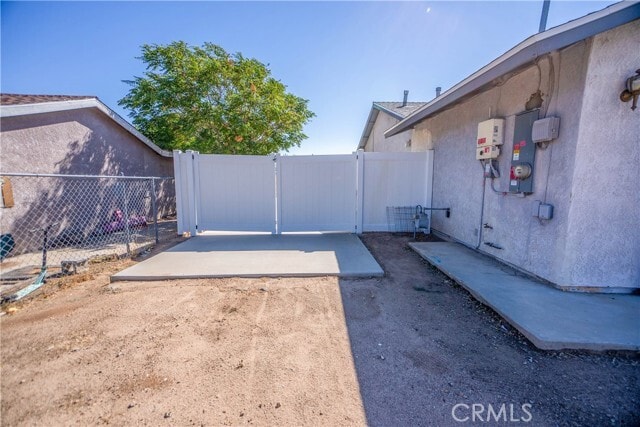 Building Photo - 7795 Oakwood Ave