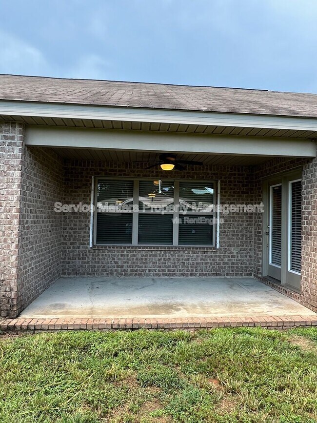 Building Photo - 4901 Spears St