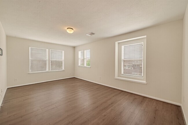 Building Photo - 18814 Bailey Oaks Ln