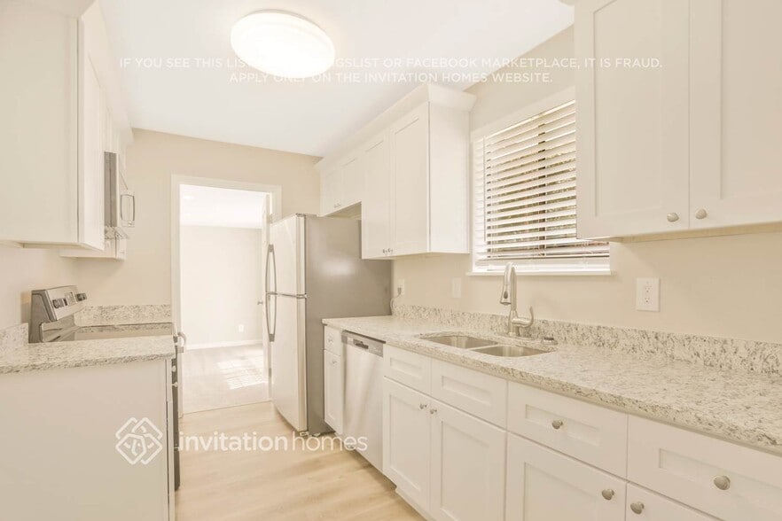 Building Photo - 6423 Van Eyck Way NW