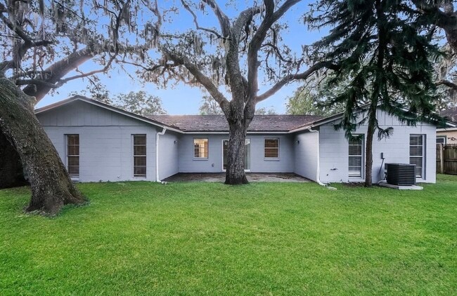 Building Photo - 3684 Woodhill Dr