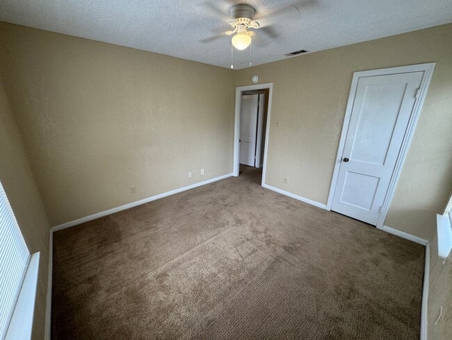 Building Photo - 807 W Dean Ave