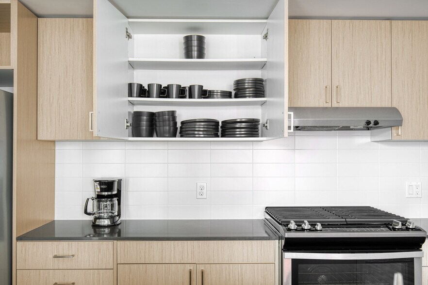 Building Photo - 12269 NE 12th Ln