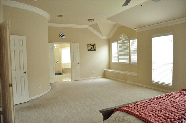 Building Photo - 1312 Valley Vista Dr