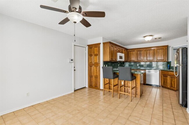 Building Photo - 8801 Scirocco Cir