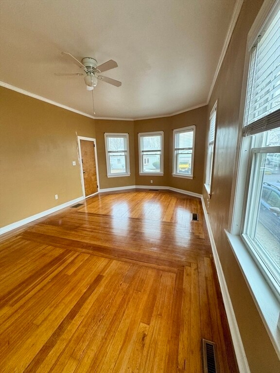 Building Photo - 15 Clara St