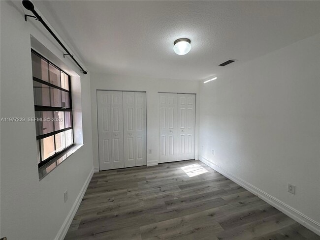 Building Photo - 1533 S Liberty Ave