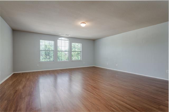 Building Photo - 3221 Kennedy Dr