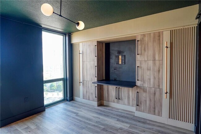 Building Photo - 2870 Pharr Ct S Northwest