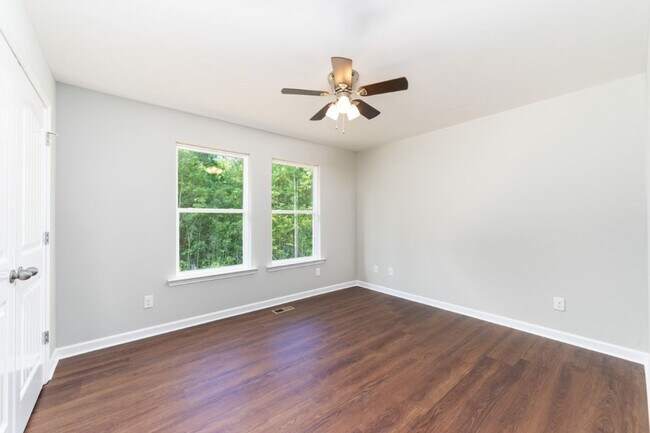 Building Photo - Gorgeous Home in Odenville! Fresh, Modern ...