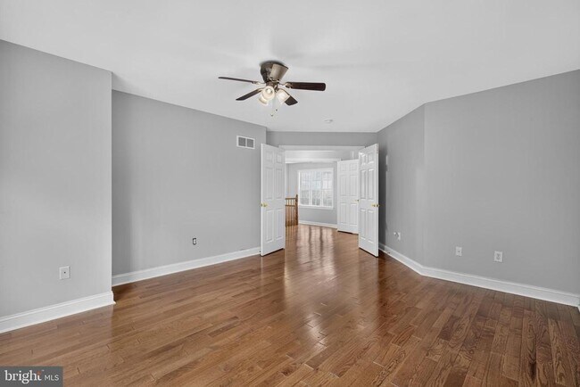 Building Photo - 16 Oak Leaf Ln