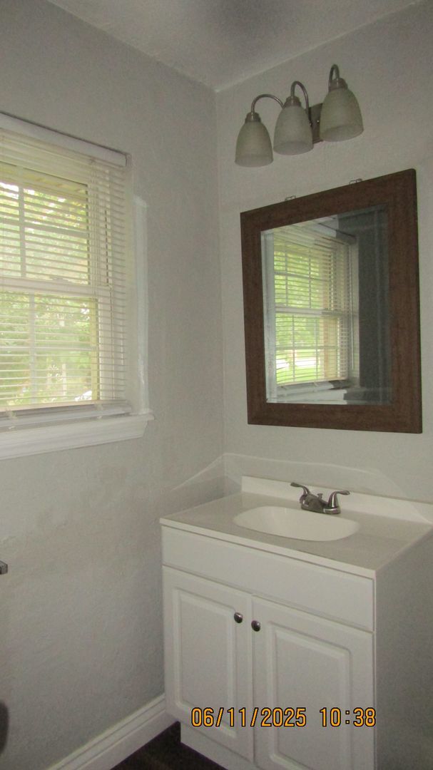 Building Photo - MOVE IN SPECIAL: $250 OFF THE 1ST FULL MON...
