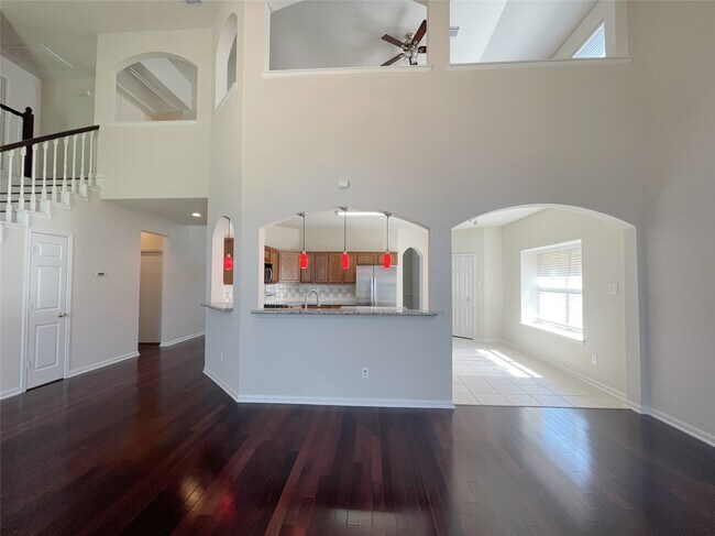 Building Photo - 2126 Winding Hollow Dr