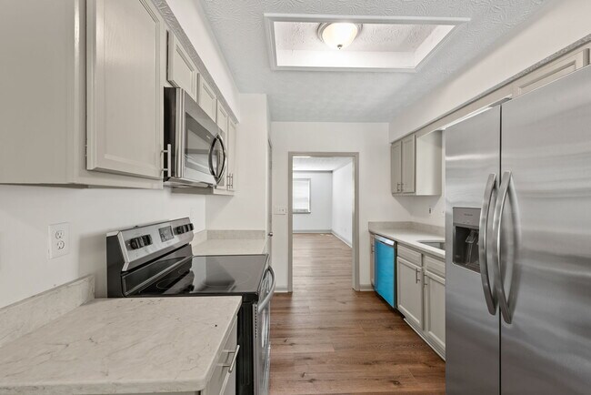 Building Photo - 102 Fen Way
