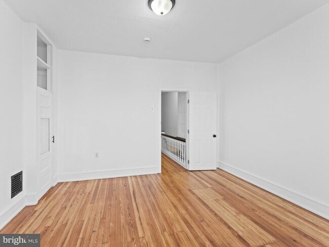 Building Photo - 1618 S 54th St