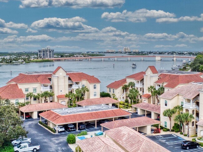Building Photo - Bouchelle Island 2 Bedroom 2 Bath Condo