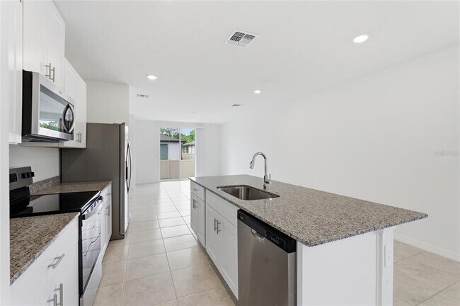 Building Photo - 3912 Giorgio Dr