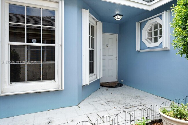 Building Photo - 2707 Pinewood Ct