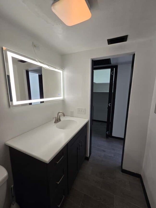 Building Photo - 8401 N New Braunfels Ave