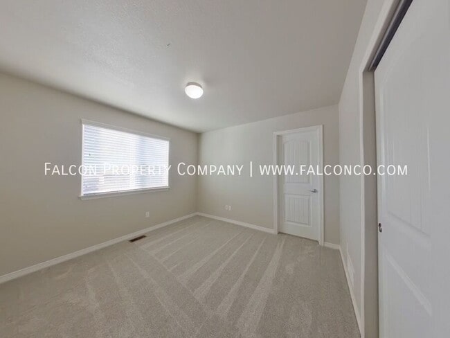 Building Photo - 12004 Eagle Crest Ct