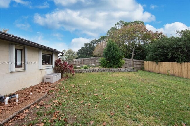 Building Photo - 168 Westwood Dr