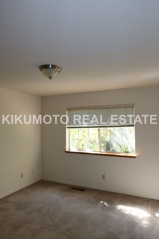 Building Photo - Riverlake 4 bedroom, 3 bath, 3 car home