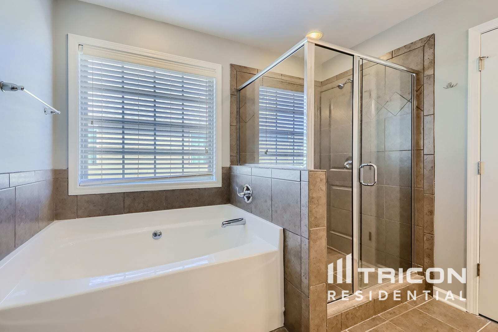 Building Photo - 27 Hillshire Dr