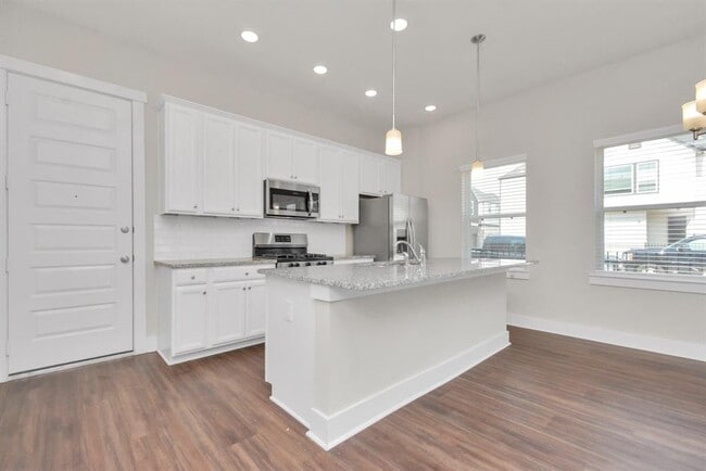 Building Photo - 725 Strawberry Pines Ct