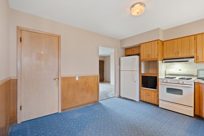 Building Photo - 537-541 N Edgelawn Dr