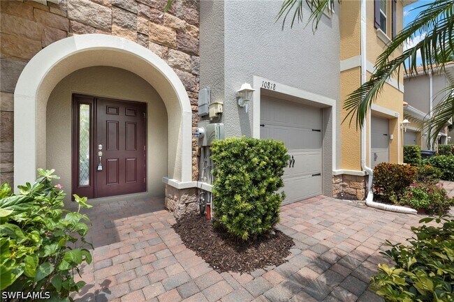 Building Photo - 10818 Alvara Way
