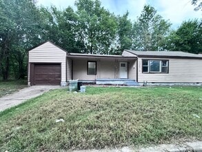 Building Photo - For Rent: Freshly Remodeled 3-Bed, 2-Bath ...