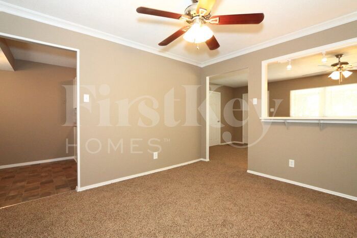 Building Photo - 2335 Bramble Ln