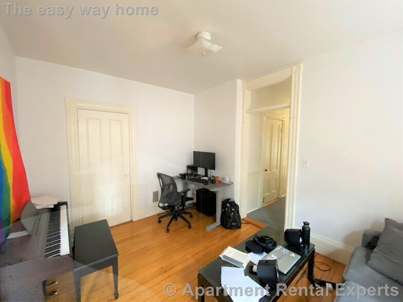 Building Photo - 250 Beacon St